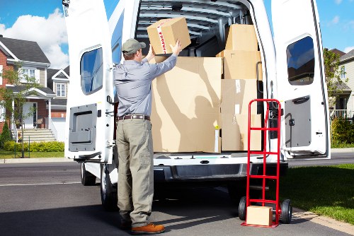 Packing team working around apartment access and loading challenges