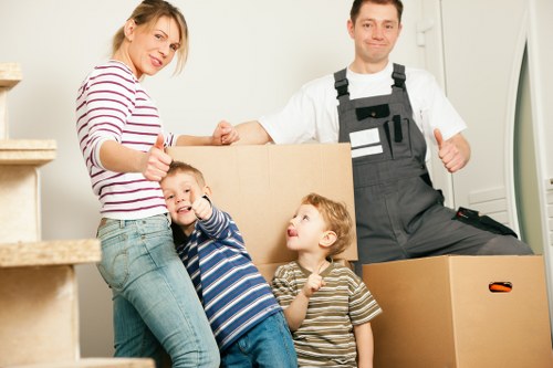 Local removals support for flats and shared houses in Elephant and Castle